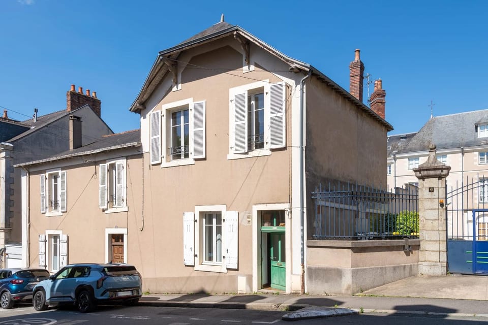 Le Rousseau - Petfriendly - Wifi - TV Apartment in Laval