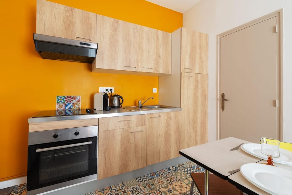 Le Rousseau - Petfriendly - Wifi - TV Apartment in Laval
