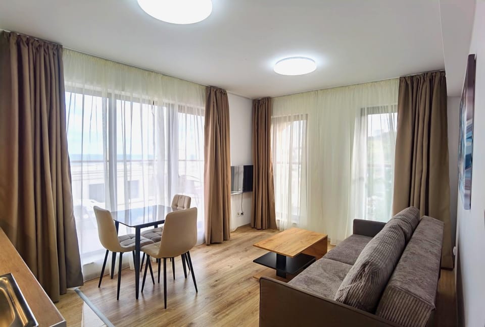 Communal lounge/ TV room, Balcony/Terrace, Living room, Sea view