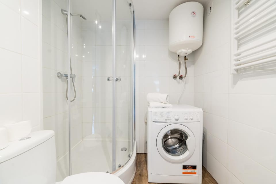 Shower, Toilet, Bathroom, washing machine