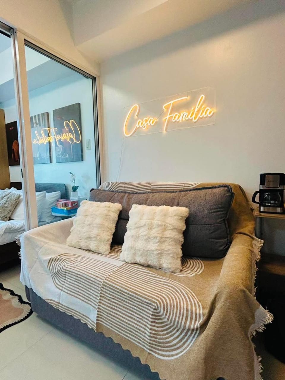 Casa Familia - Azure Residences Hotel in Las Pinas