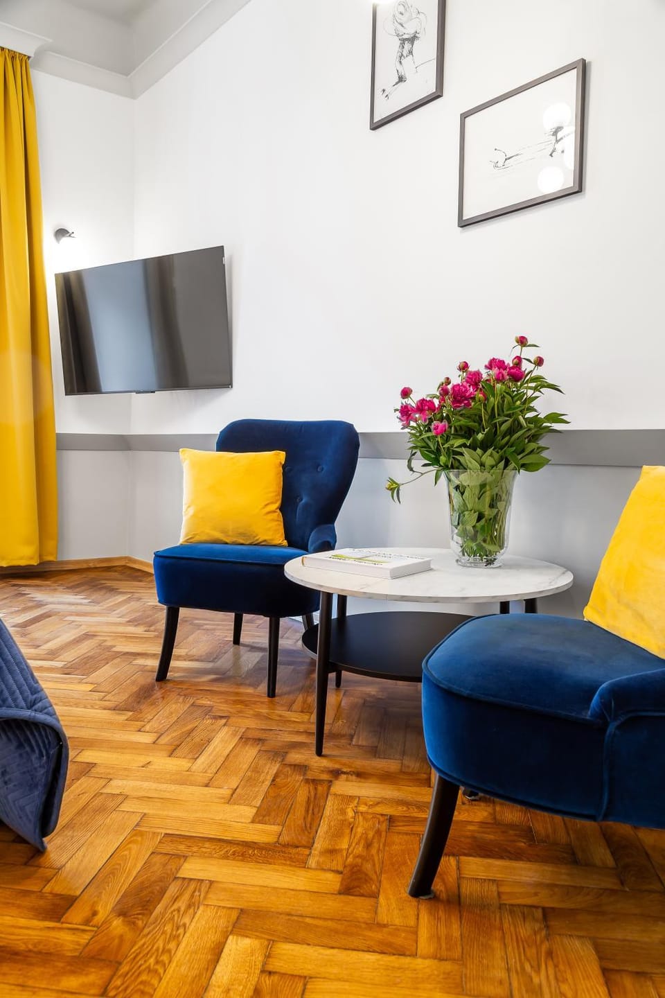 TV and multimedia, Seating area
