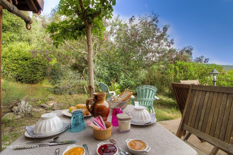 A casa aperta Bed and Breakfast in Corsica