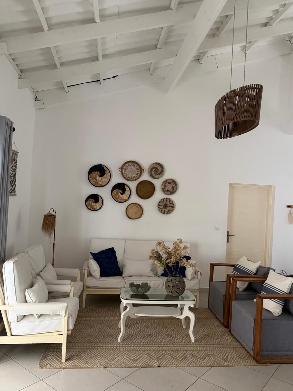 Luxury Beach House with Pool walk to Ocean 3 EnSuits Villa in KwaZulu-Natal