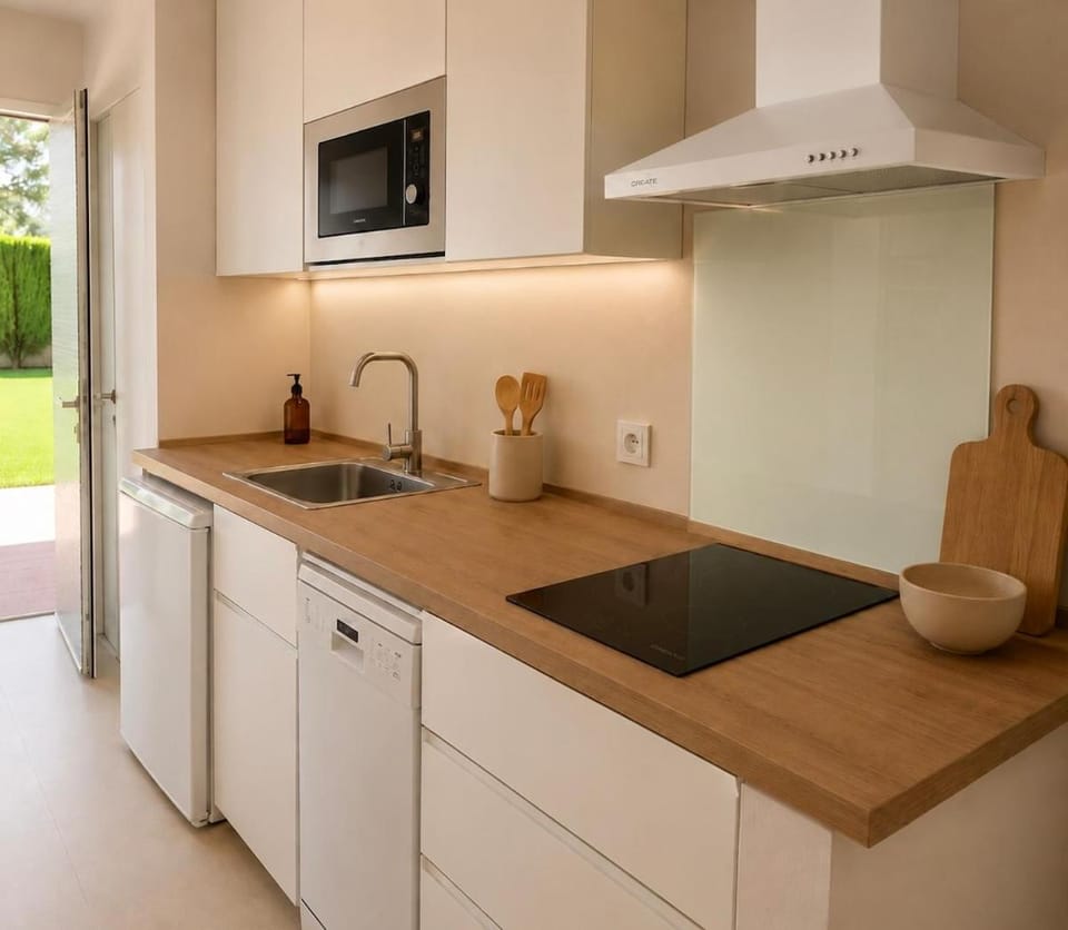 Kitchen or kitchenette, dishwasher, microwave