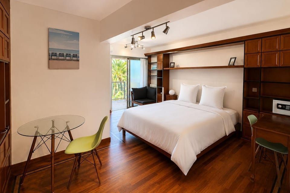 Apartment with balcony and pool near the sea Apartment in Nice