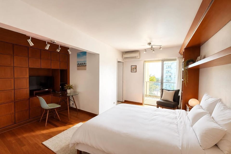 Apartment with balcony and pool near the sea Apartment in Nice