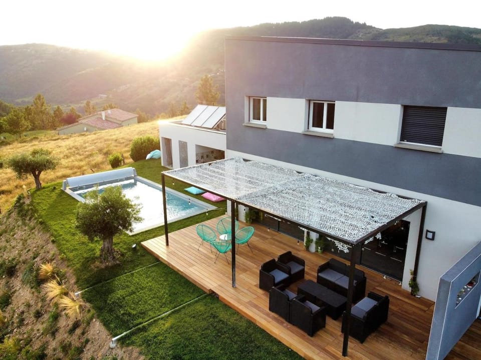 Balcony/Terrace, Swimming pool