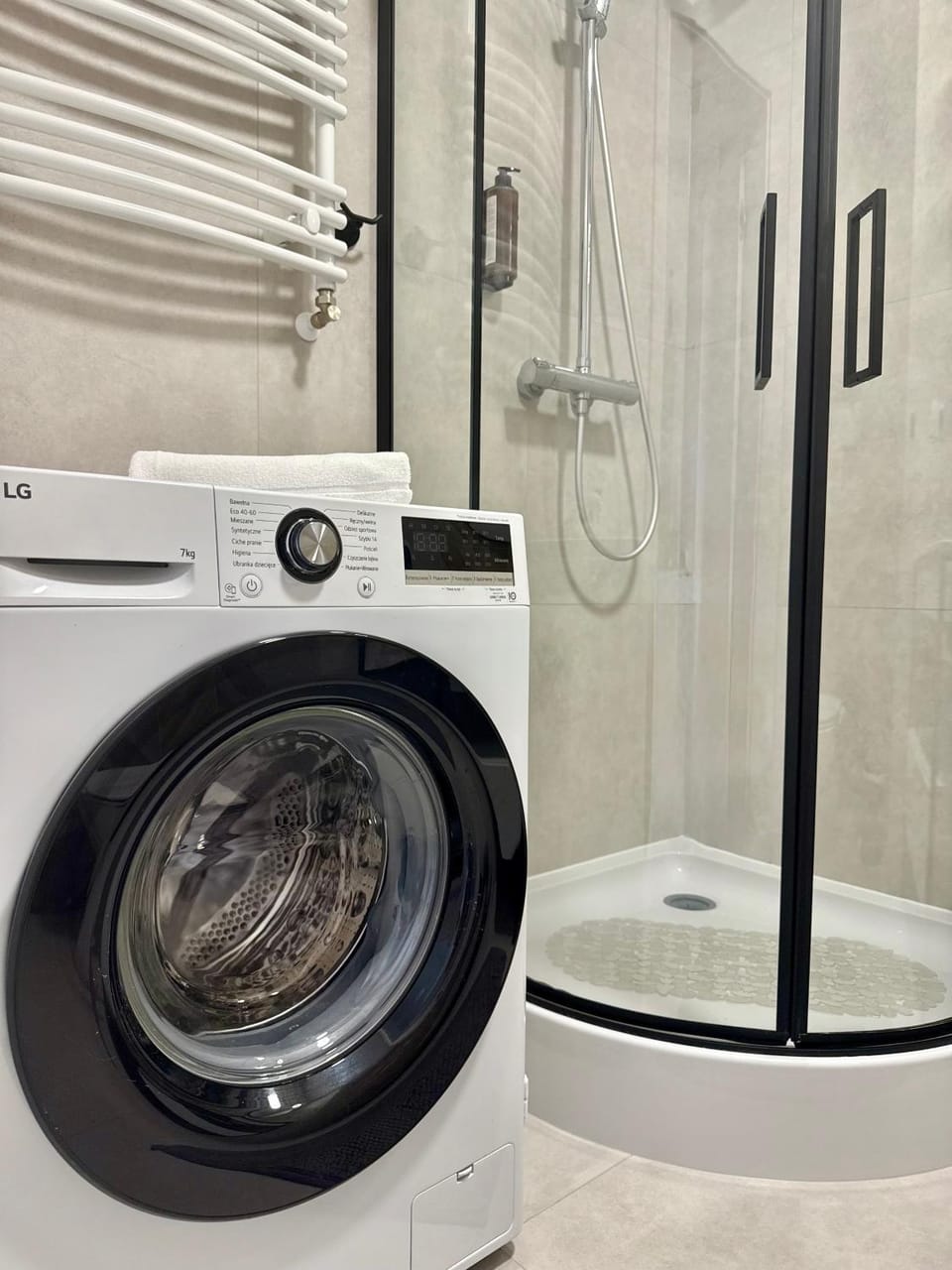 Bathroom, washing machine