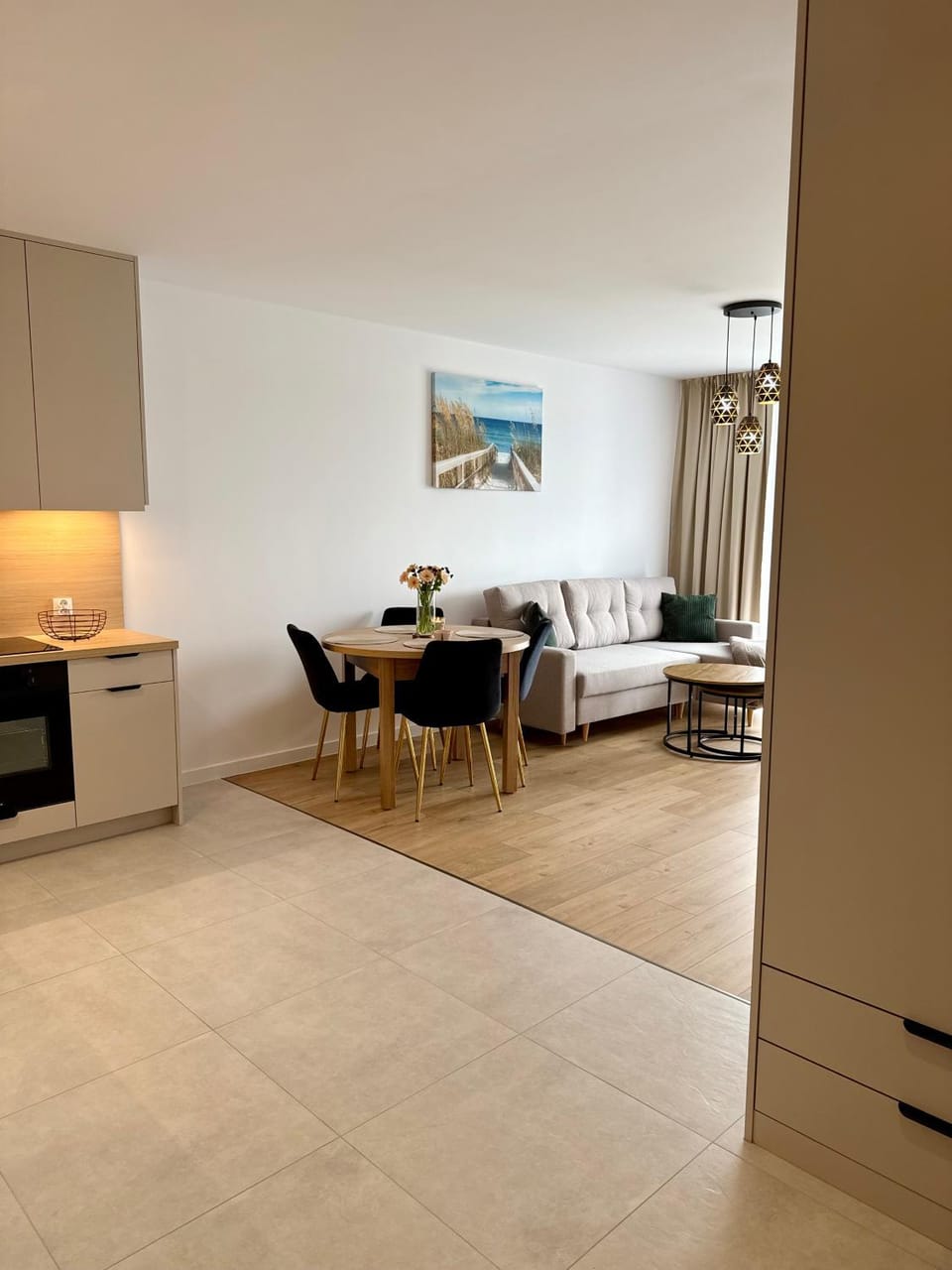 Kitchen or kitchenette, Living room, Seating area