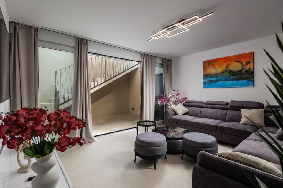 Villa Sunset with swimming pool Villa in Lika-Senj County
