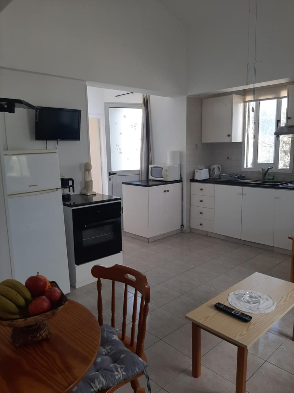 Kitchen or kitchenette, Dining area, minibar, pet friendly, toaster