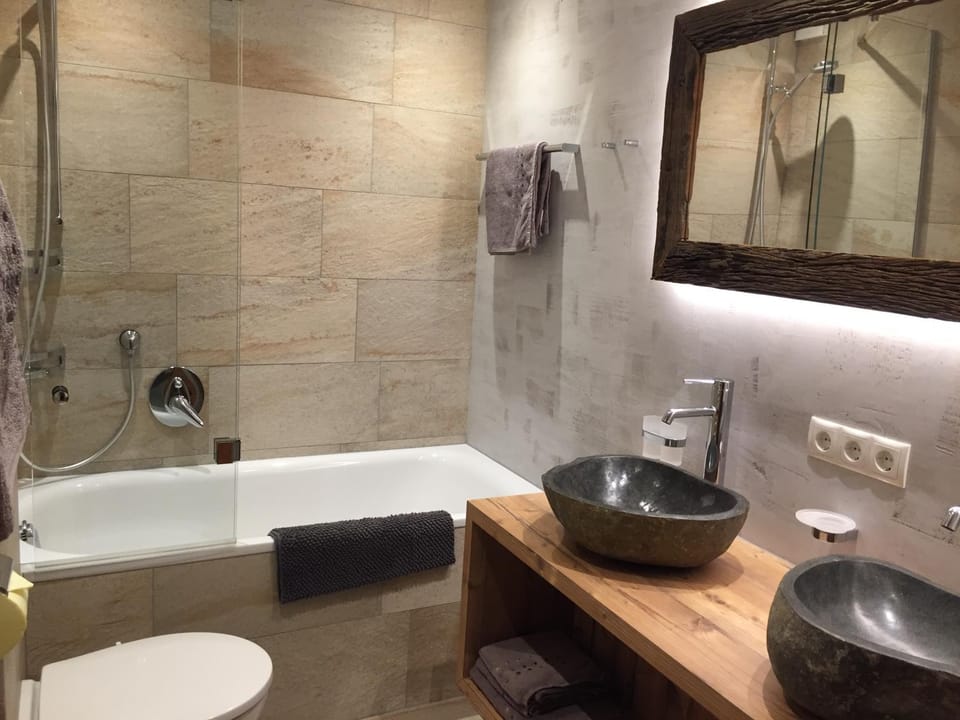 Toilet, Bathroom, Bath, towels