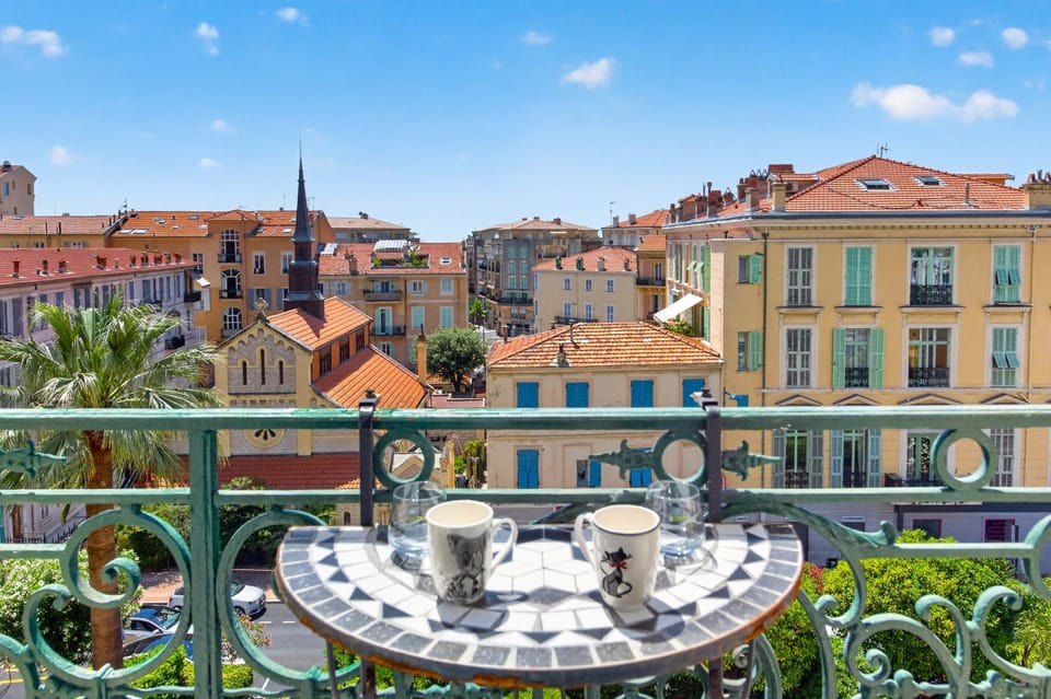 Balcony/Terrace, City view