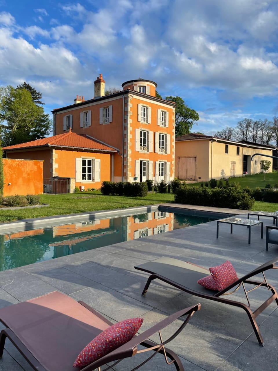 Property building, Day, Natural landscape, Garden, Garden view, Pool view, Swimming pool, sunbed