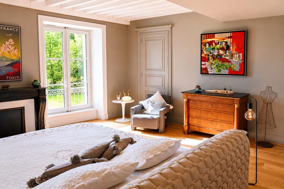 Bed, Photo of the whole room, Decorative detail, Bedroom