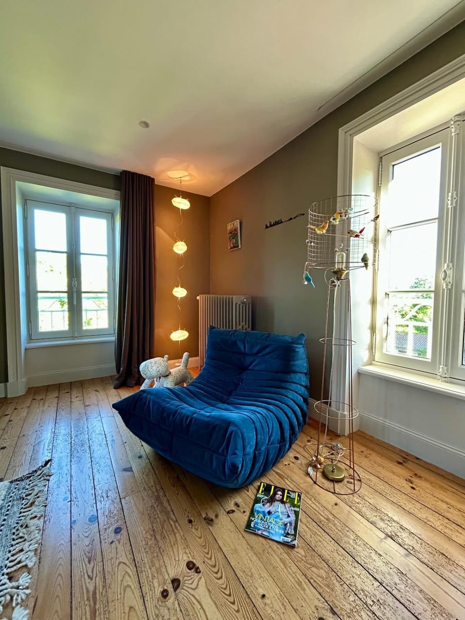 Manor house with heated pool and enclosed wooded grounds Villa in Thiers