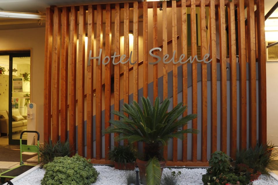 Facade/entrance, Day