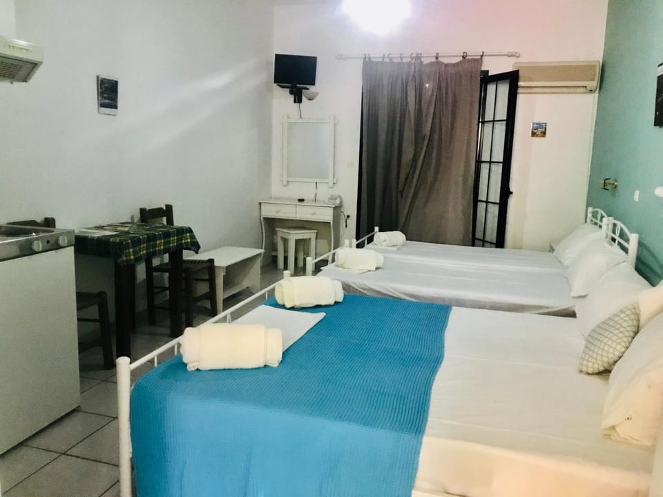 Seating area, Bedroom