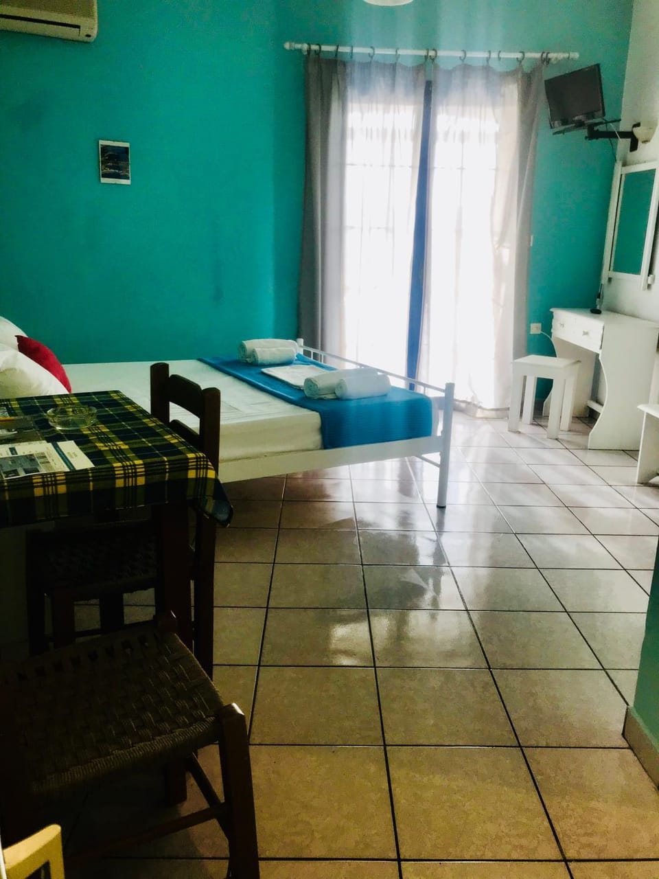 Kitchen or kitchenette, Bedroom