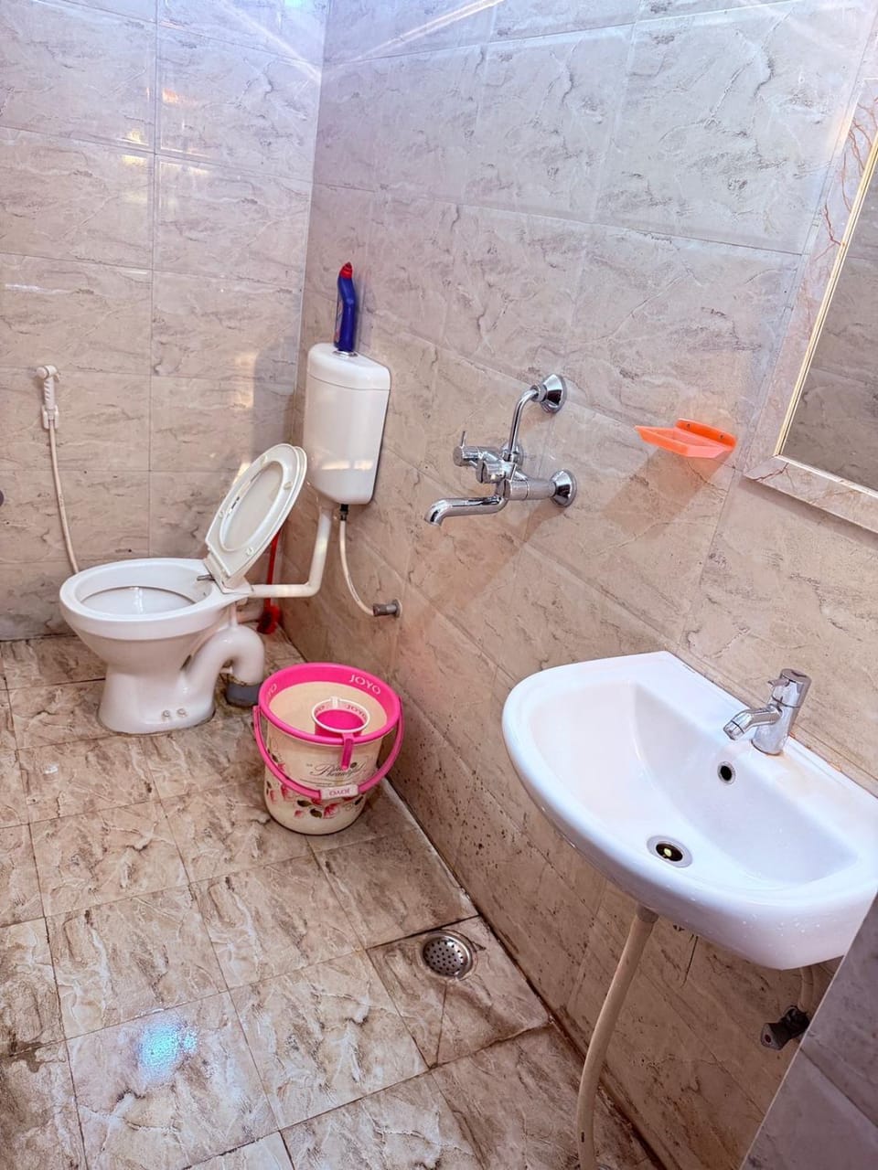 Good Wives Home Stay Apartment in Varanasi