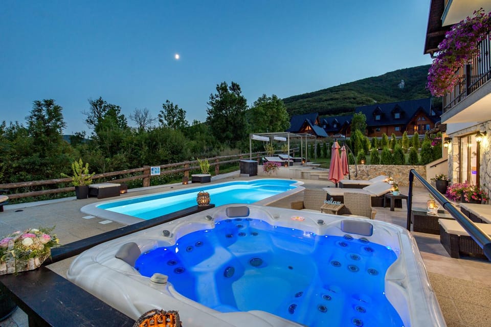 Patio, Garden, Hot Tub, Garden view, Pool view, Swimming pool, sunbed