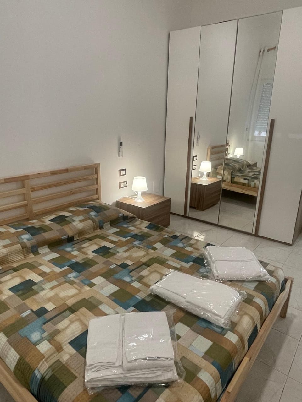 Bed, Bedroom, towels, wardrobe