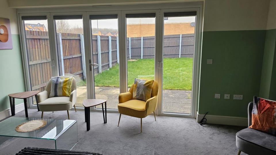 Day, View (from property/room), Living room, Seating area