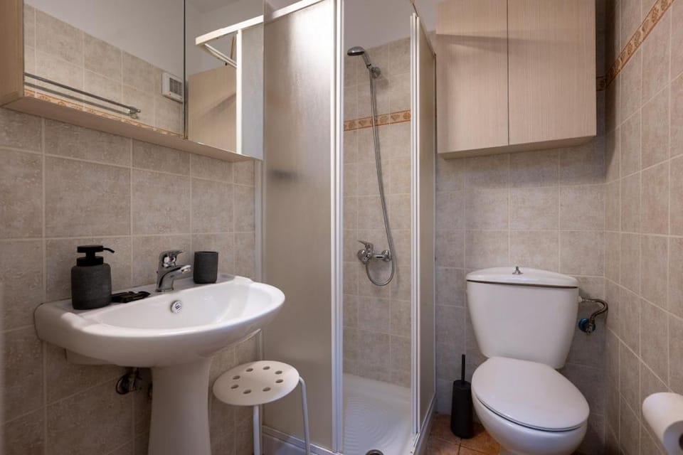 Seaside Gem by Tzaneio Apartment in Pireas