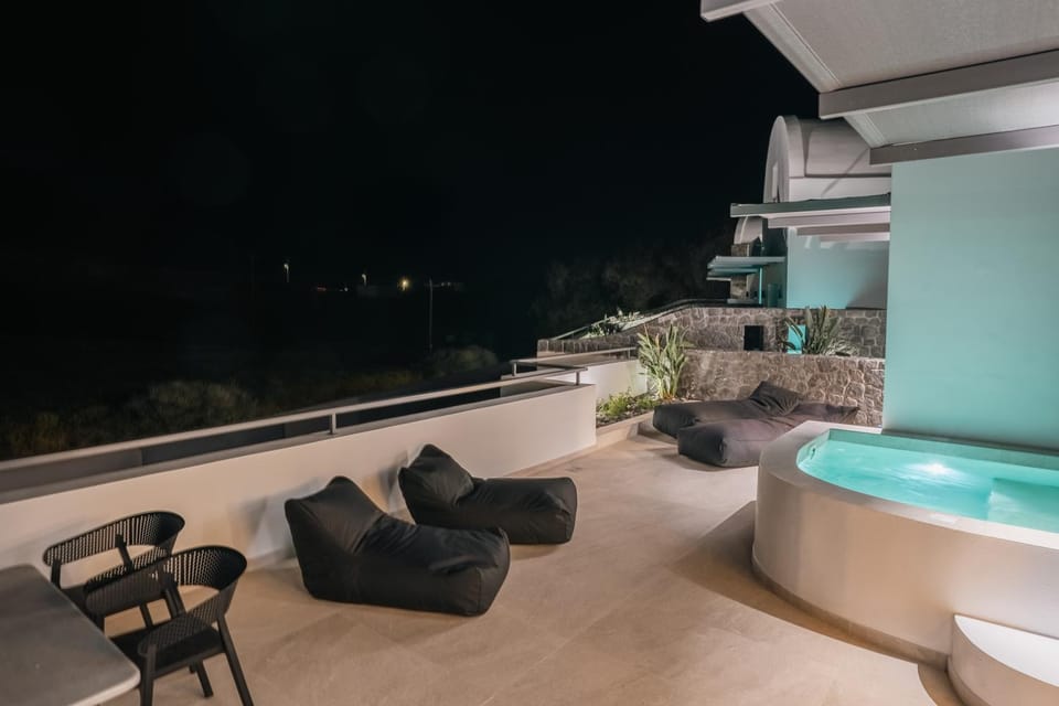 Serenity Collection Suites House in Santorini