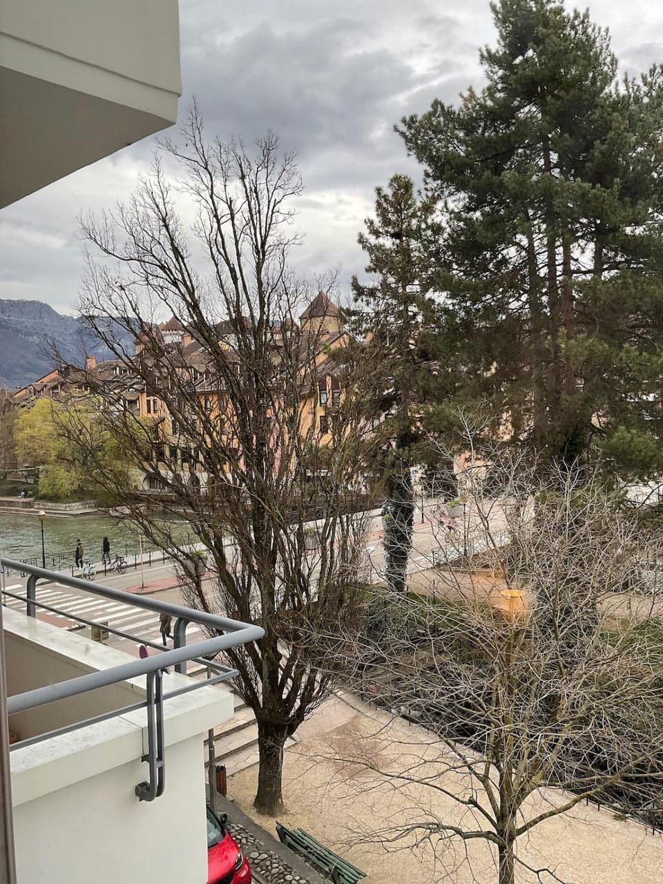 City view, Garden view, Landmark view, Mountain view