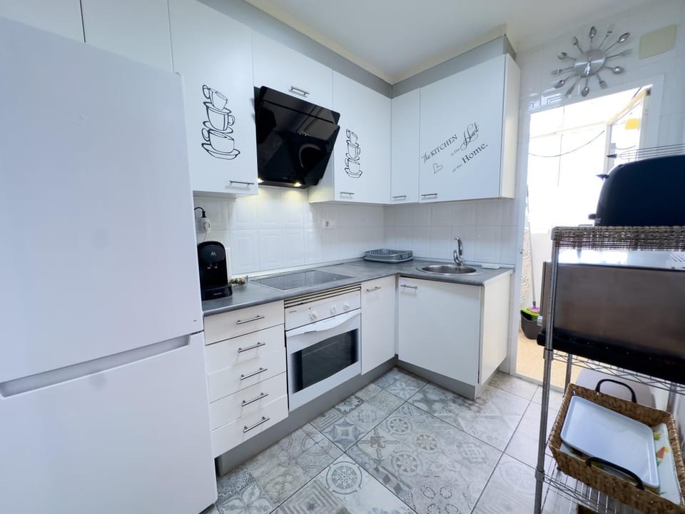 Apartamento San Juan Playa con piscina, zonas verdes y pistas deportivas Apartment in Alicante