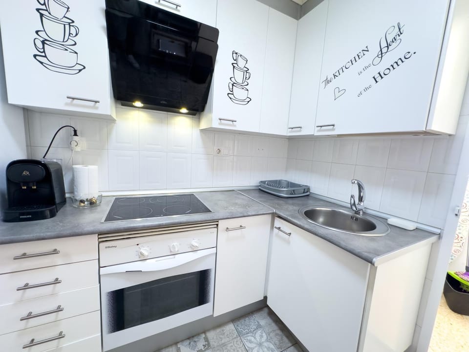 Apartamento San Juan Playa con piscina, zonas verdes y pistas deportivas Apartment in Alicante
