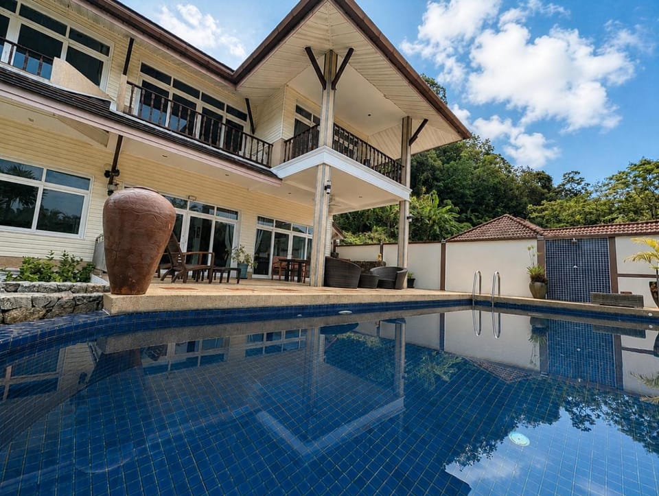 Property building, Swimming pool