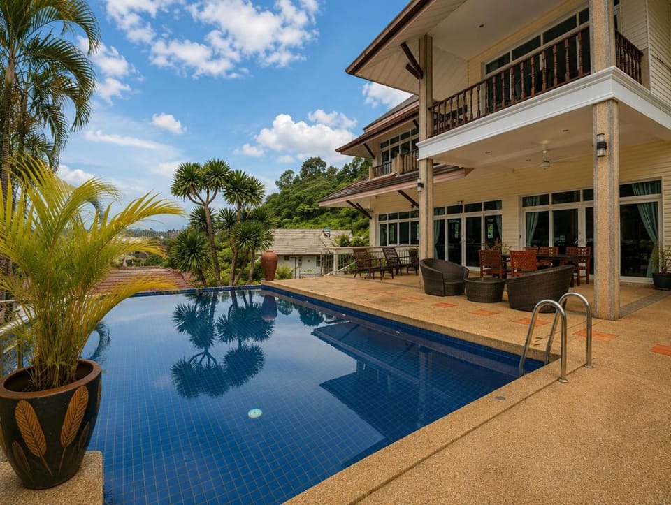 Property building, Patio, Day, Pool view, Swimming pool, sunbed