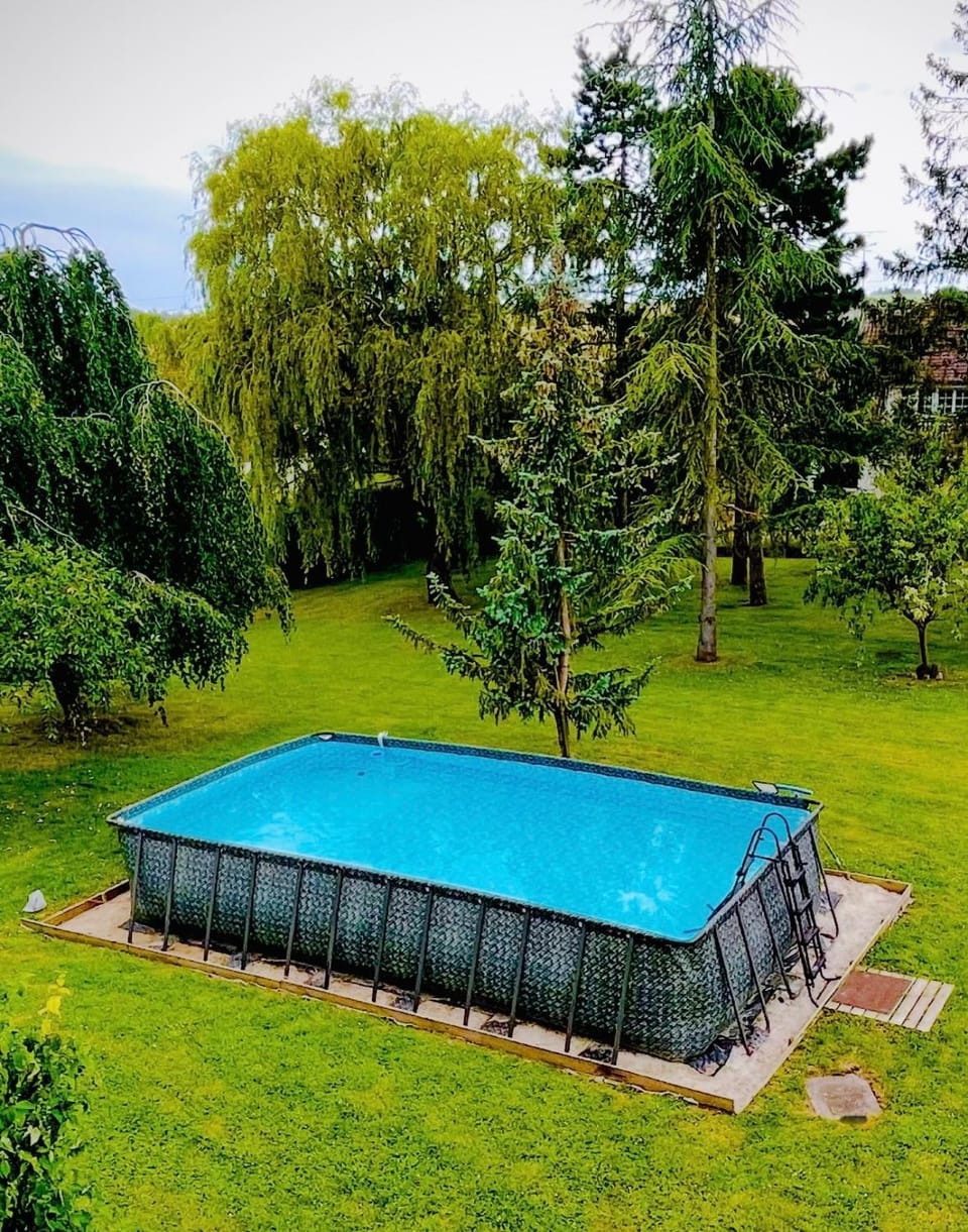 Garden, Swimming pool