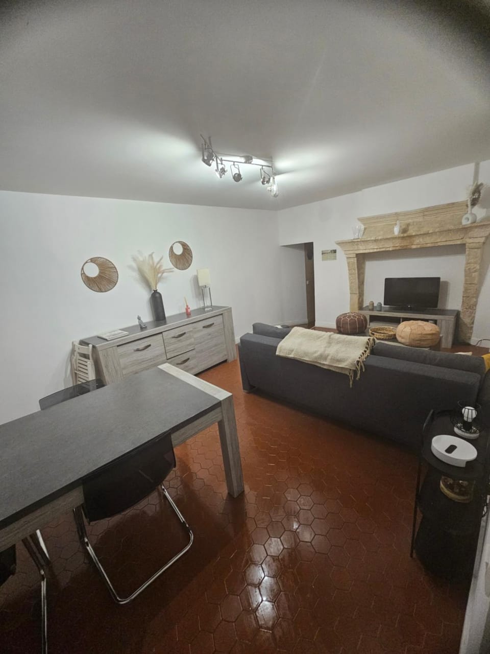 Communal lounge/ TV room, Living room, Dining area