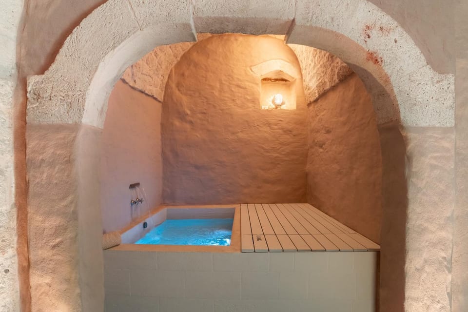 Hot Tub, Swimming pool