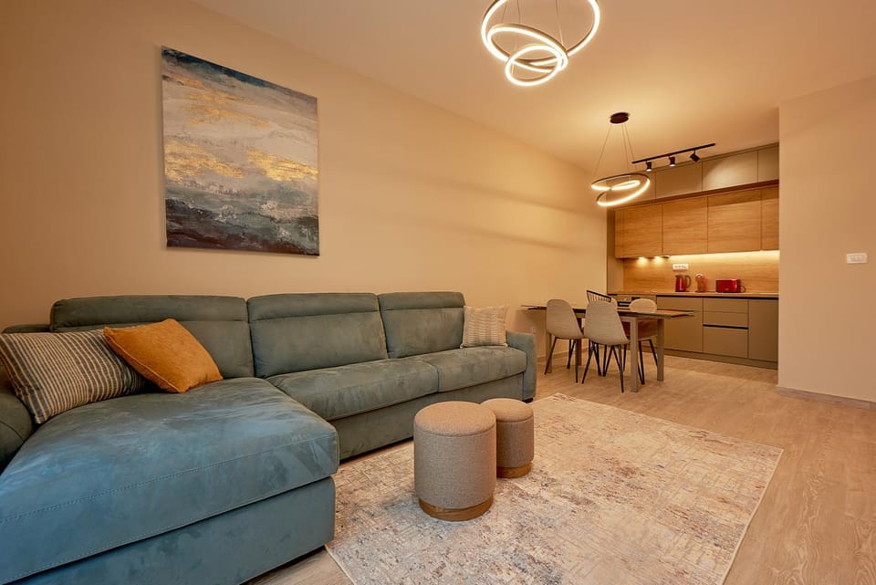 Kitchen or kitchenette, Living room, Seating area, Dining area