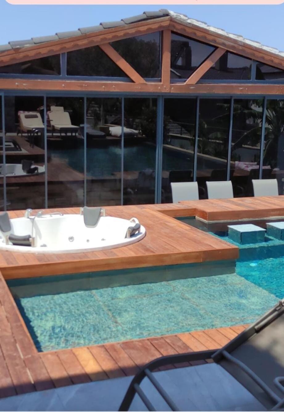 Hot Tub, Swimming pool