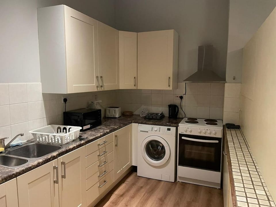 Spacious South Kensington Flat for 8, 2BR 1Bath Apartment in City of Westminster