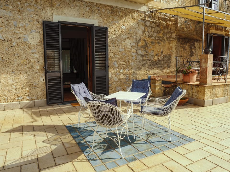 View (from property/room), Balcony/Terrace, Breakfast, Lunch, Dinner