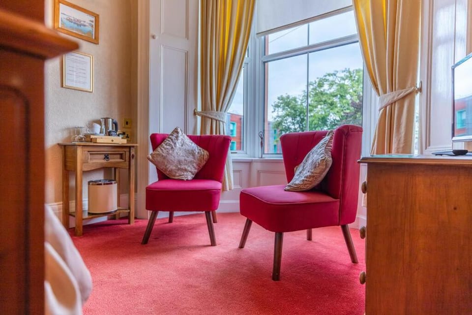 Seating area, Bedroom