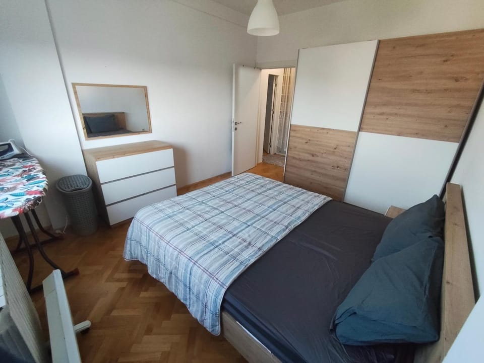 Bed, Photo of the whole room, Bedroom, wardrobe
