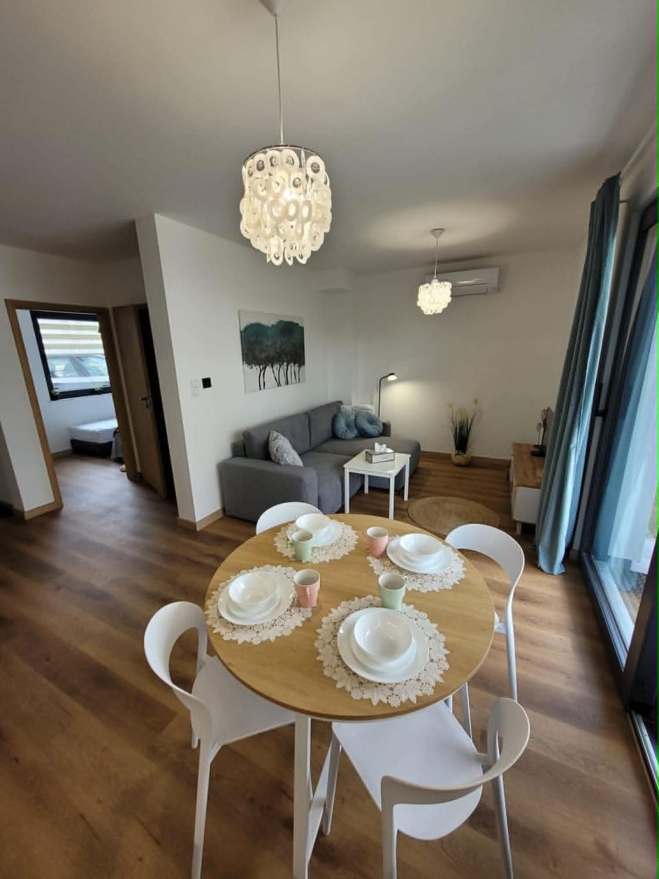 TV and multimedia, Living room, Seating area, Dining area, internet