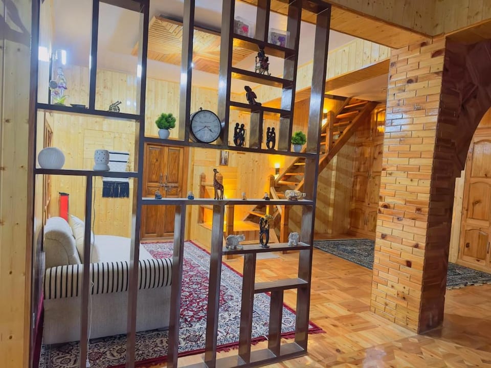 Cozy Himalayan Stay in Scenic Sainj Valley Apartment in Himachal Pradesh