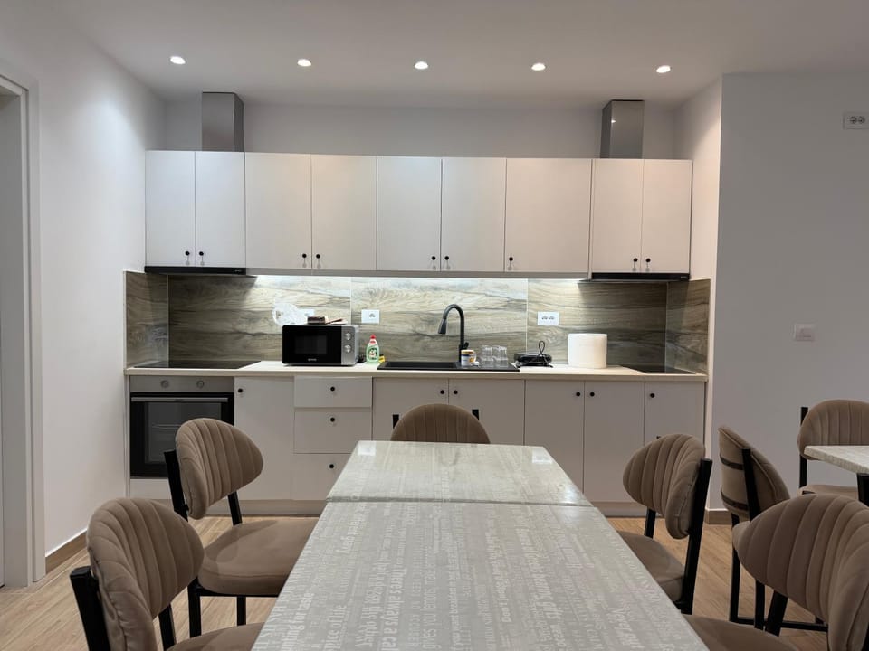 Coffee/tea facilities, Kitchen or kitchenette, Living room, Seating area, Dining area, minibar, toaster