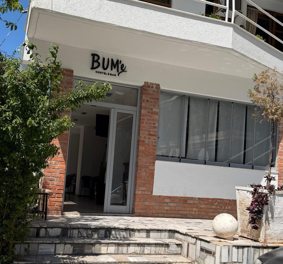 Property building, Facade/entrance, Day