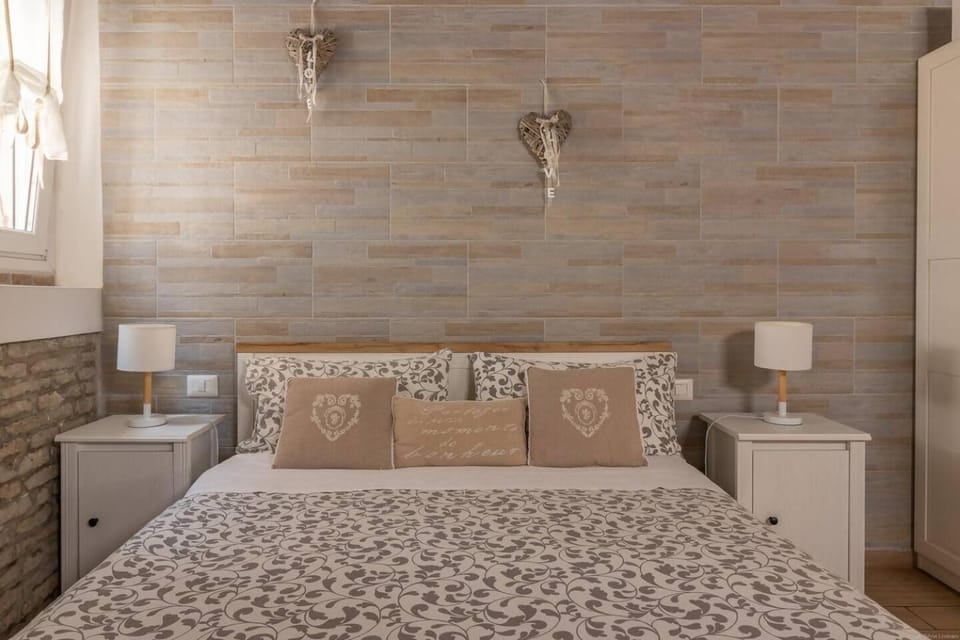 Bed, Decorative detail