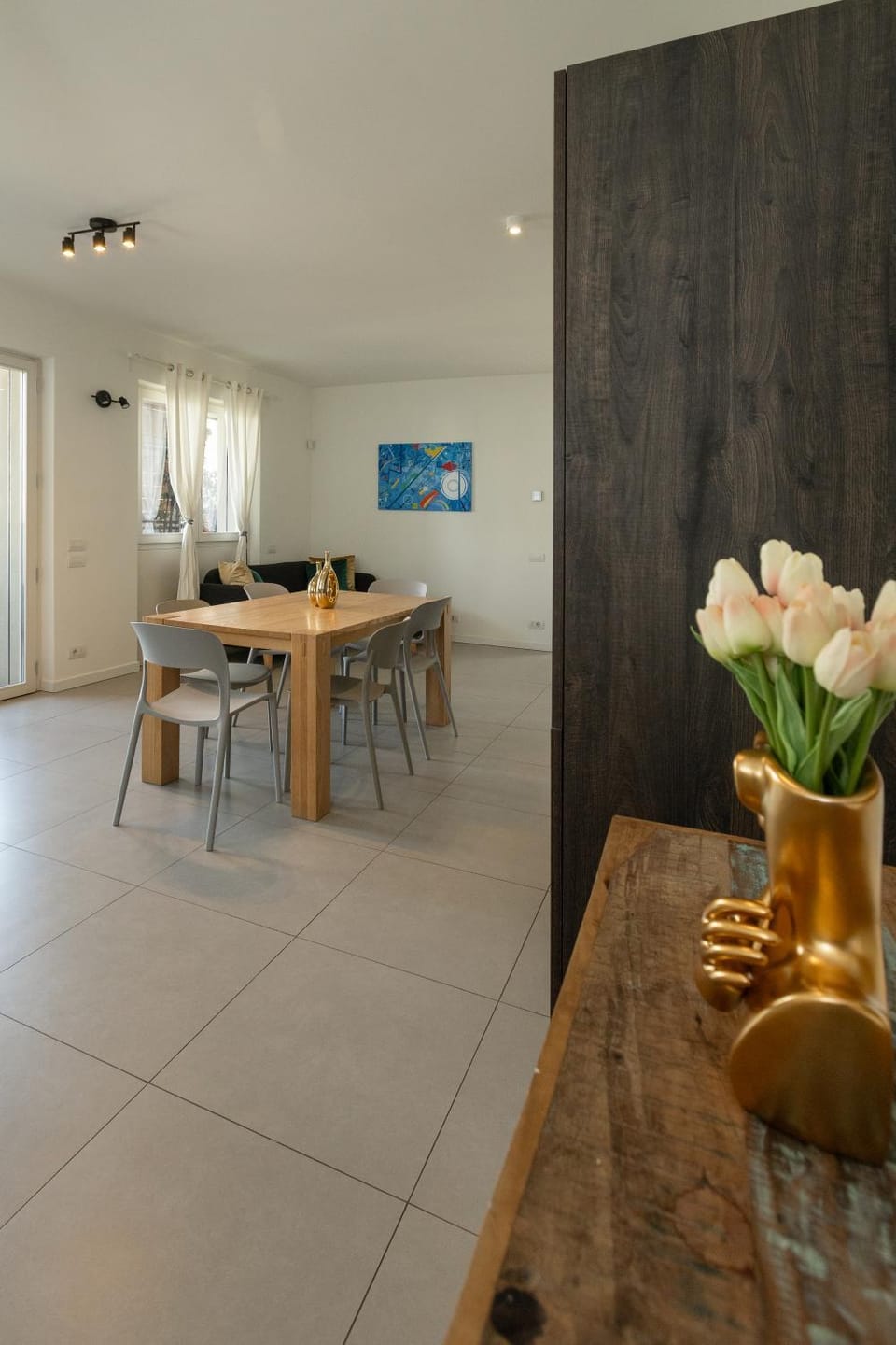 Decorative detail, Dining area